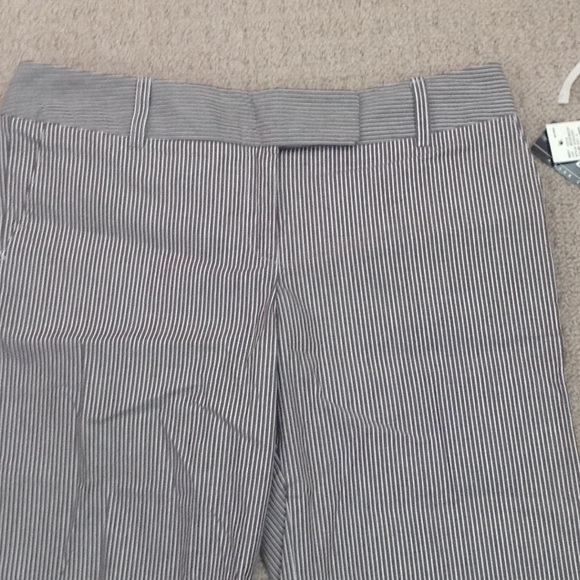 Grey short - Picture 2 of 3